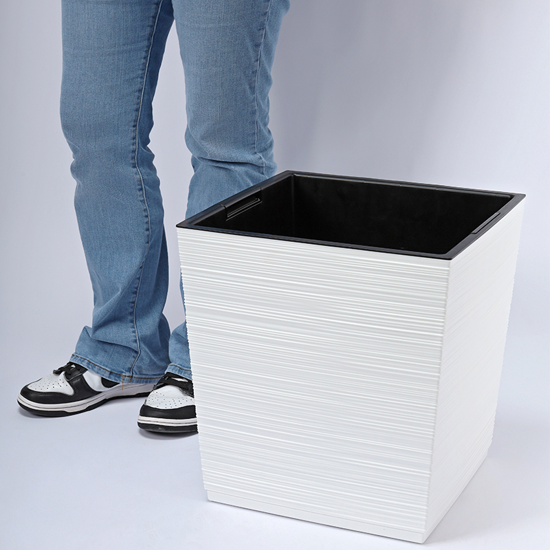 Кашпо Куб ребристый (белый)_2