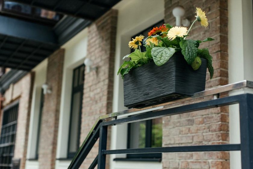 Кашпо Балкони ребристый (антрацит)_5